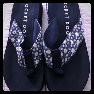 Rocket Dog Flower Flip Flops